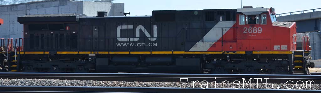 Locomotive CN2689 right side / coté droit